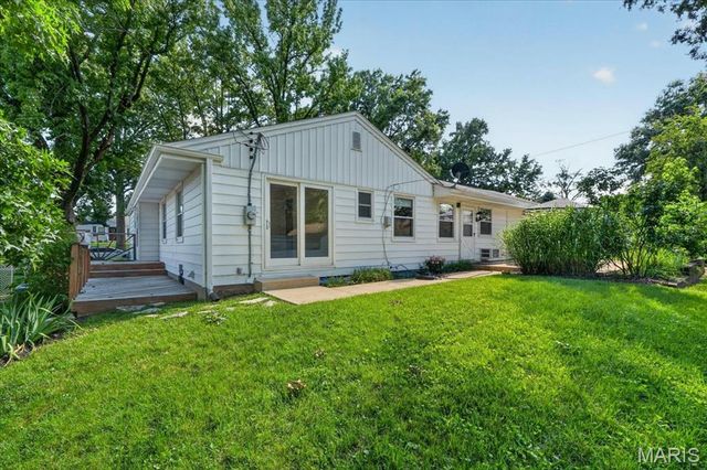 223 Woodridge Road, Kirkwood, MO 63122