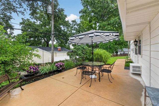 223 Woodridge Road, Kirkwood, MO 63122