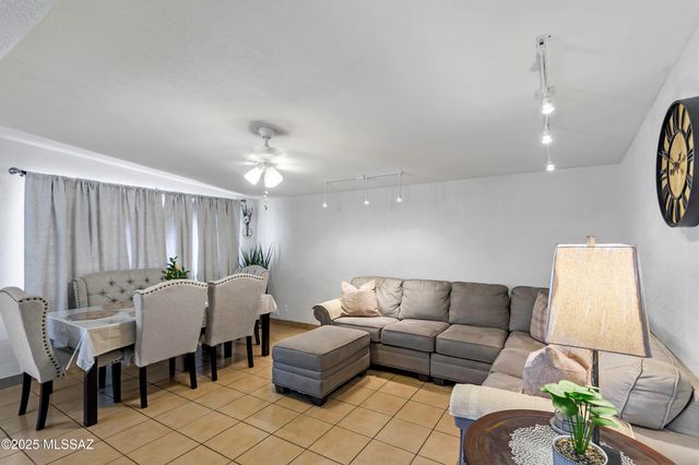 2155 W Calle Cusco, Tucson, AZ 85705