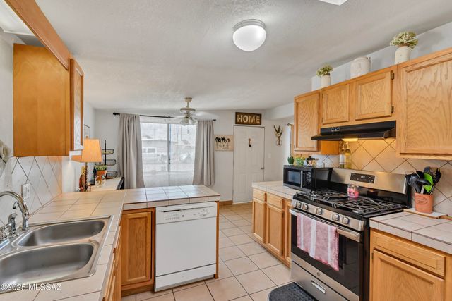 2155 W Calle Cusco, Tucson, AZ 85705