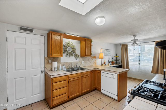 2155 W Calle Cusco, Tucson, AZ 85705