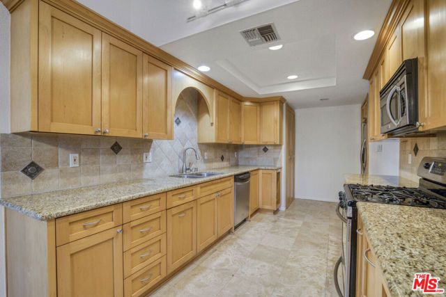 13331 Moorpark Street 352, Sherman Oaks, CA 91423