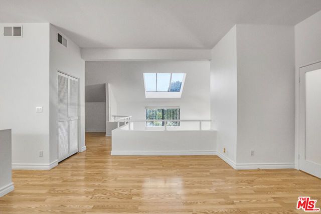 13331 Moorpark Street 352, Sherman Oaks, CA 91423