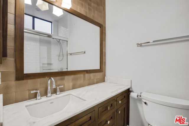 13331 Moorpark Street 352, Sherman Oaks, CA 91423