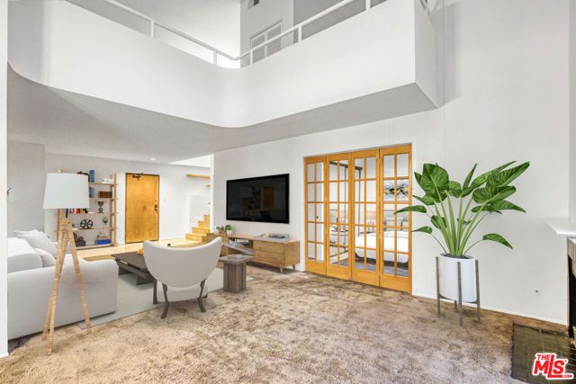 13331 Moorpark Street 352, Sherman Oaks, CA 91423