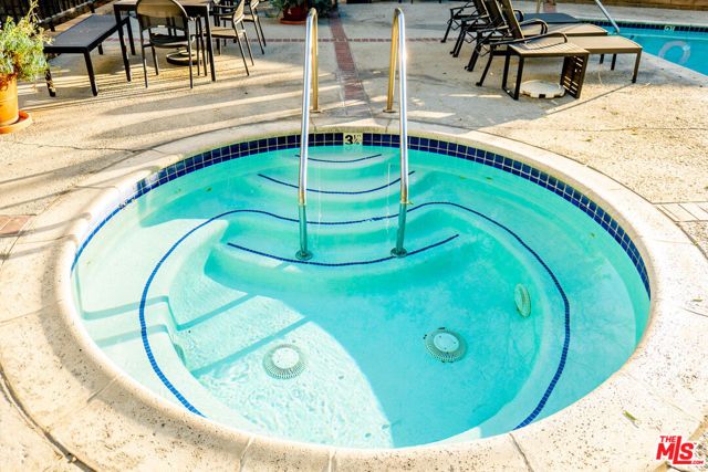 13331 Moorpark Street 352, Sherman Oaks, CA 91423