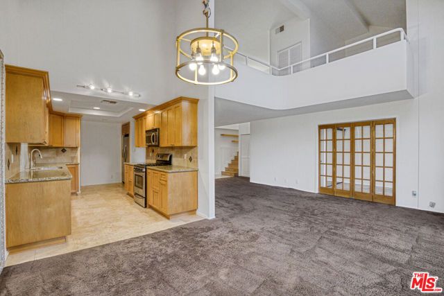 13331 Moorpark Street 352, Sherman Oaks, CA 91423