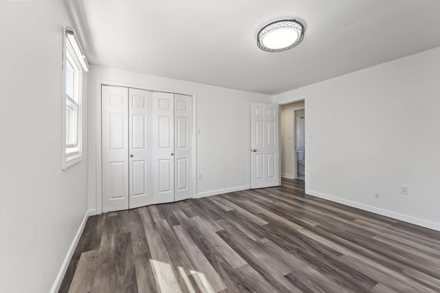79 Arnold Ave 79, Lowell, MA 01852