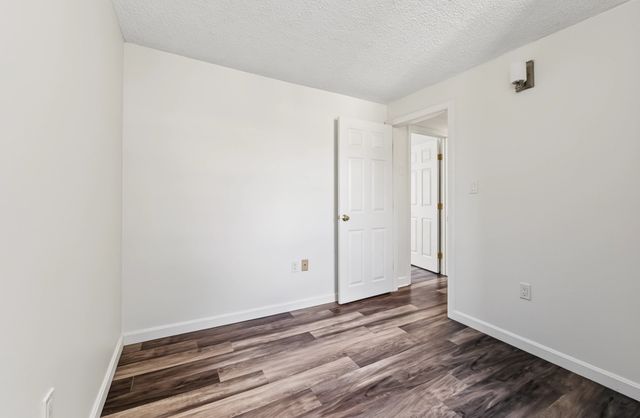 79 Arnold Ave 79, Lowell, MA 01852