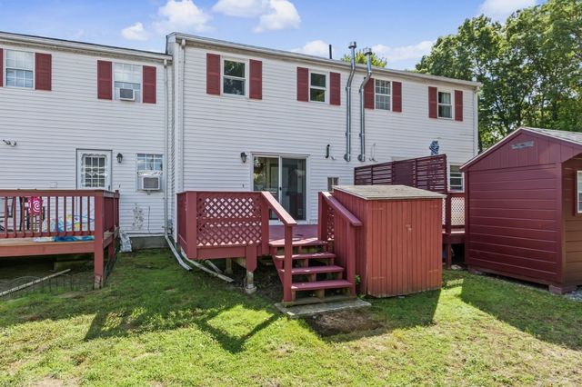 79 Arnold Ave 79, Lowell, MA 01852