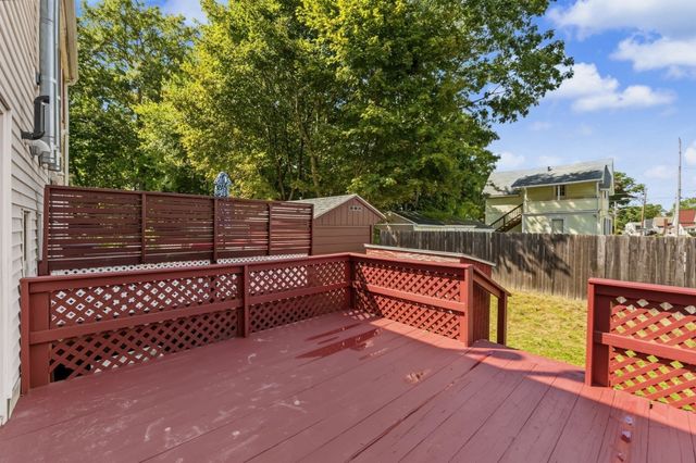 79 Arnold Ave 79, Lowell, MA 01852