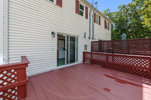 79 Arnold Ave 79, Lowell, MA 01852