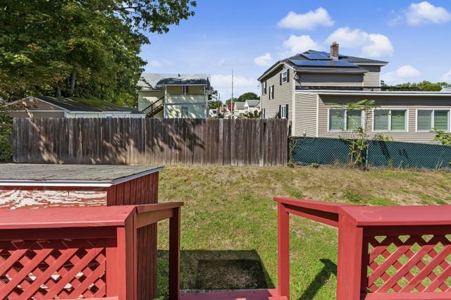 79 Arnold Ave 79, Lowell, MA 01852