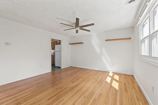 79 Arnold Ave 79, Lowell, MA 01852