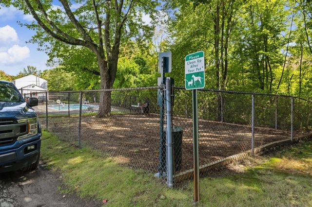 79 Arnold Ave 79, Lowell, MA 01852