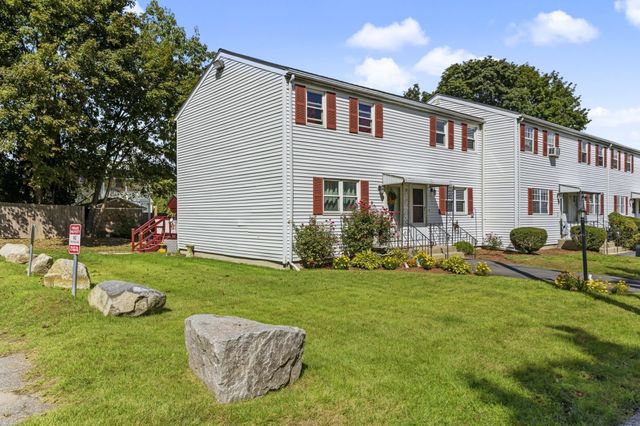 79 Arnold Ave 79, Lowell, MA 01852