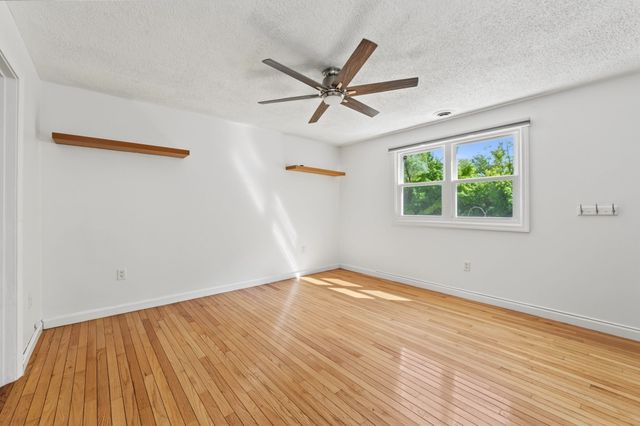 79 Arnold Ave 79, Lowell, MA 01852