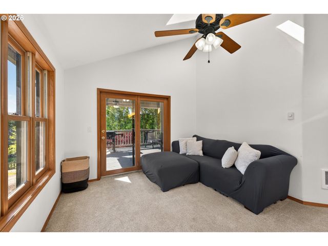 9999 Sw VINE MAPLE Dr, Mc Minnville, OR 97128