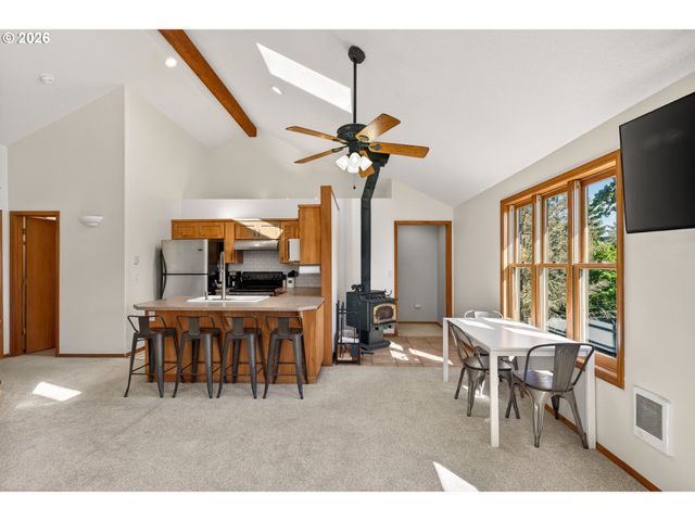 9999 Sw VINE MAPLE Dr, Mc Minnville, OR 97128