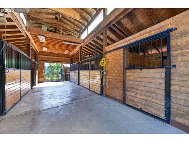 9999 Sw VINE MAPLE Dr, Mc Minnville, OR 97128