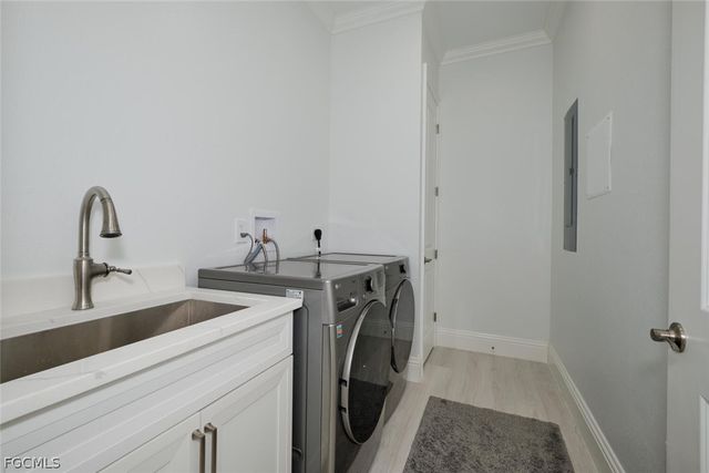 2203 SW 52nd ST, Cape Coral, FL 33914