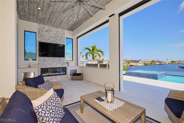 2203 SW 52nd ST, Cape Coral, FL 33914