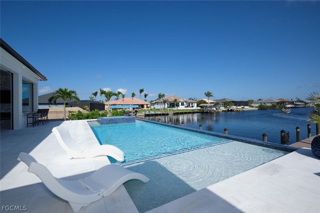 2203 SW 52nd ST, Cape Coral, FL 33914