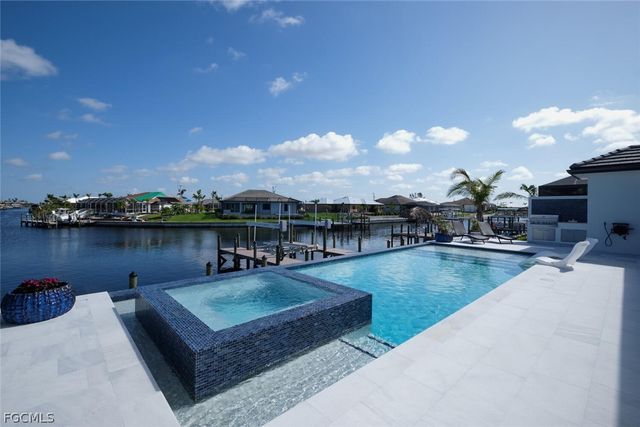 2203 SW 52nd ST, Cape Coral, FL 33914