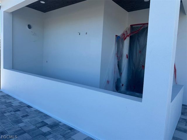 2203 SW 52nd ST, Cape Coral, FL 33914