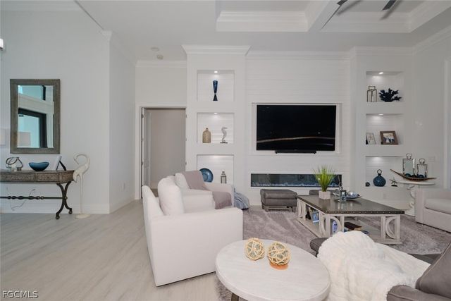 2203 SW 52nd ST, Cape Coral, FL 33914