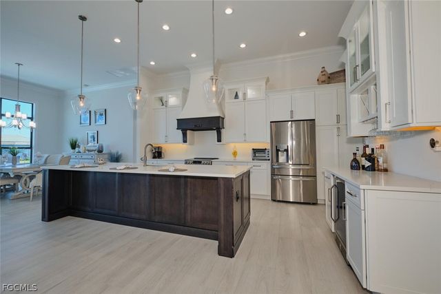 2203 SW 52nd ST, Cape Coral, FL 33914