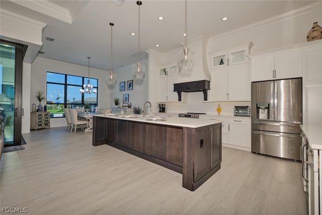 2203 SW 52nd ST, Cape Coral, FL 33914