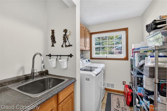 3761 Christopher Drive, Brighton, MI 48114