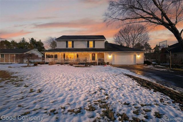 3761 Christopher Drive, Brighton, MI 48114