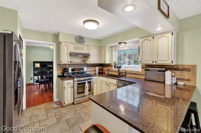 3761 Christopher Drive, Brighton, MI 48114