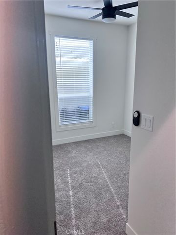 1445 W. Florida Ave W 32, Hemet, CA 92543