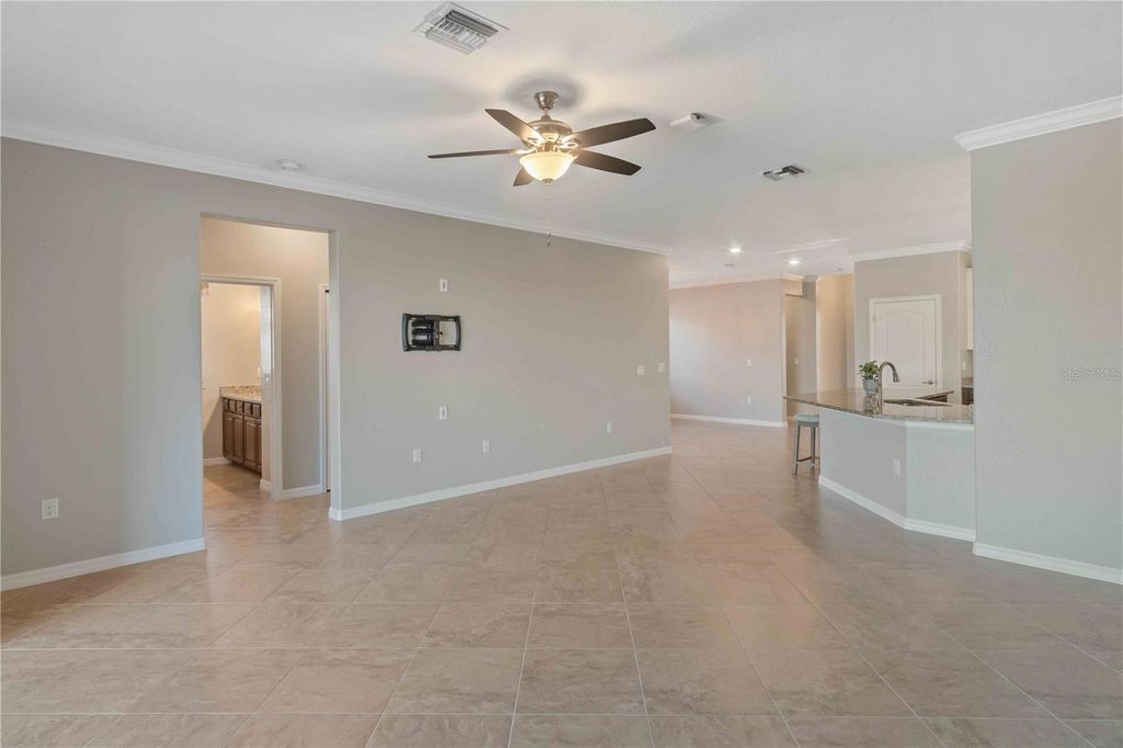 Image 15 of property listing at 13634 VANCANZA DRIVE, Venice, FL 34293