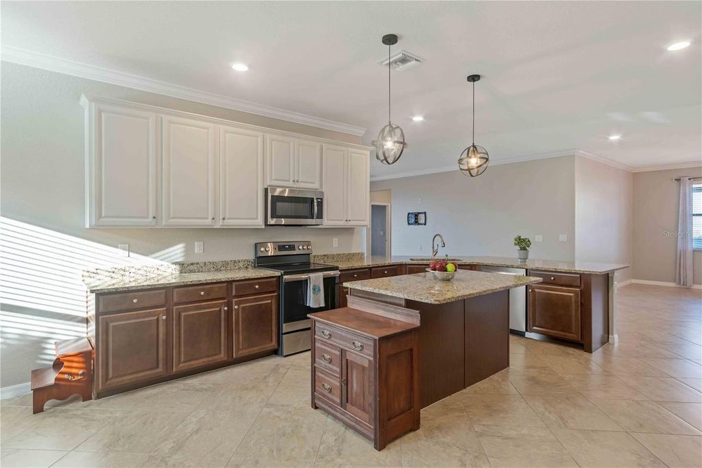Image 30 of property listing at 13634 VANCANZA DRIVE, Venice, FL 34293