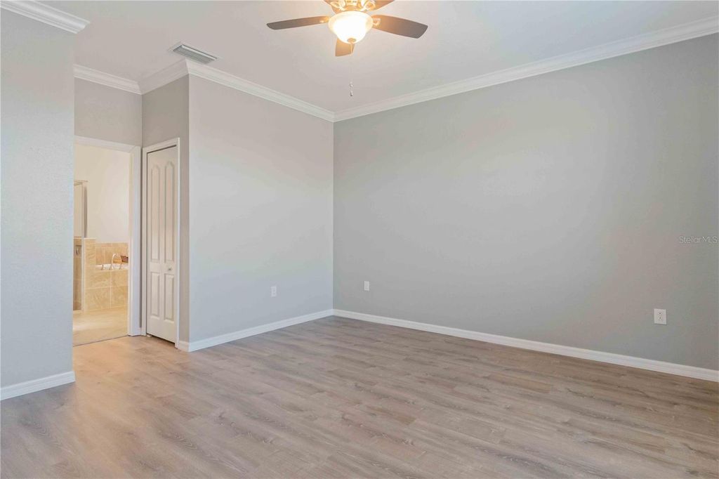 Image 43 of property listing at 13634 VANCANZA DRIVE, Venice, FL 34293