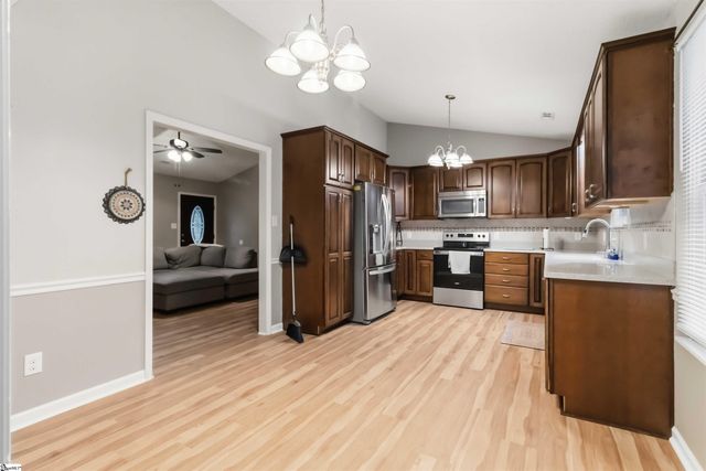 216 Eastridge Court, Cowpens, SC 29330