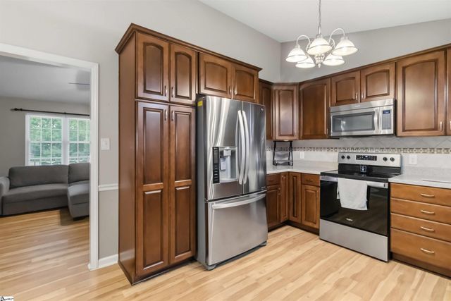 216 Eastridge Court, Cowpens, SC 29330