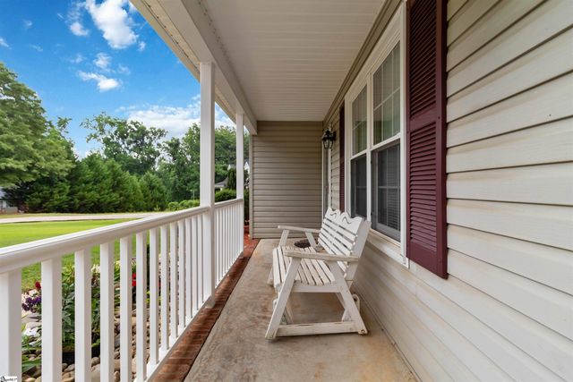 216 Eastridge Court, Cowpens, SC 29330