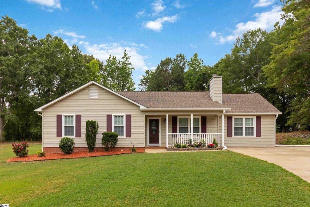 216 Eastridge Court, Cowpens, SC 29330