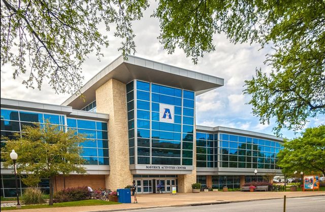 209 Kerby Street, Arlington, TX 76013