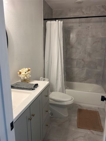 209 Kerby Street, Arlington, TX 76013
