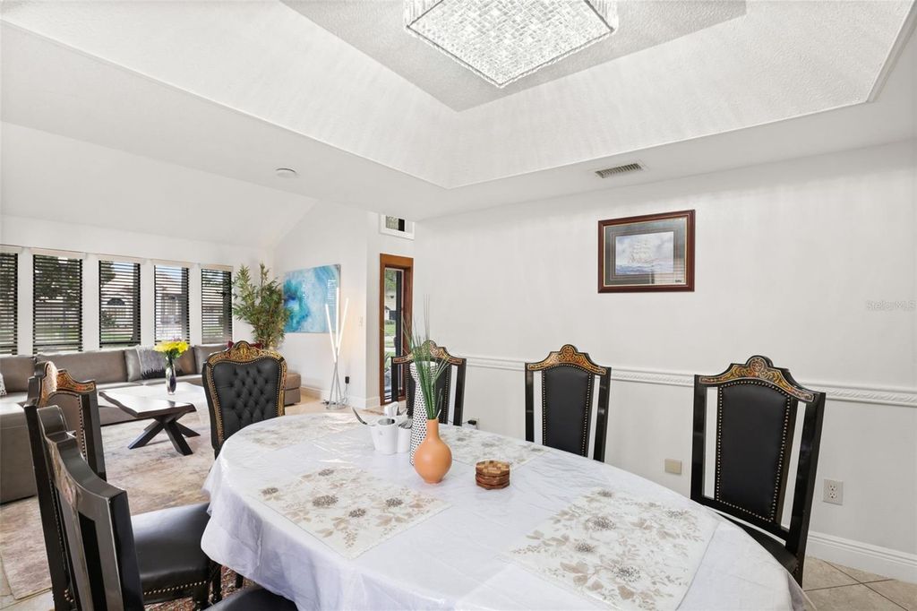 Image 13 of property listing at 9524 BAY VISTA ESTATES BOULEVARD, Orlando, FL 32836