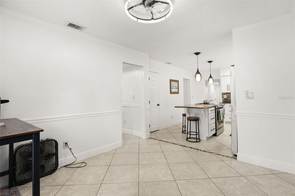 Image 19 of property listing at 9524 BAY VISTA ESTATES BOULEVARD, Orlando, FL 32836