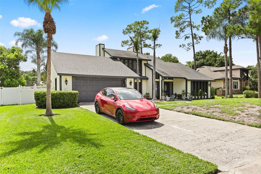 Image 3 of property listing at 9524 BAY VISTA ESTATES BOULEVARD, Orlando, FL 32836