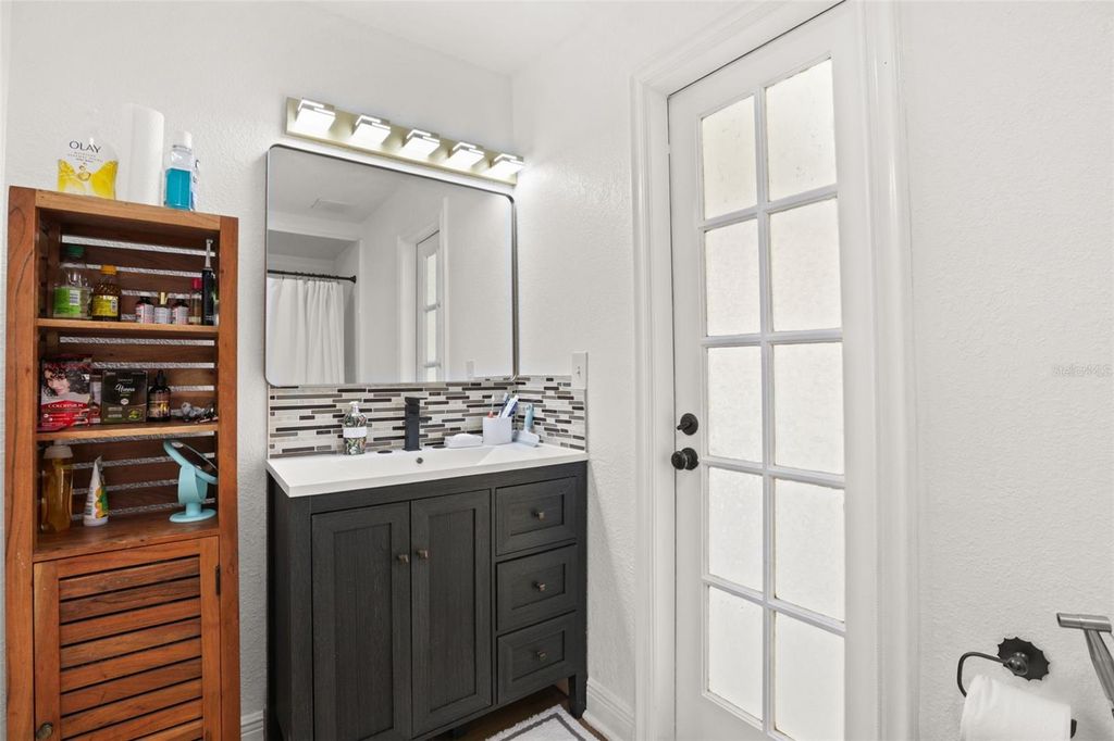 Image 22 of property listing at 9524 BAY VISTA ESTATES BOULEVARD, Orlando, FL 32836