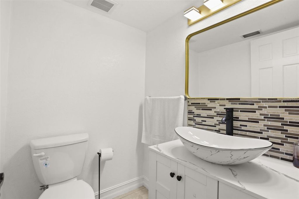 Image 29 of property listing at 9524 BAY VISTA ESTATES BOULEVARD, Orlando, FL 32836